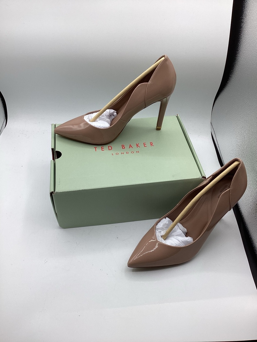 NWT Ted Baker Camille pumps, nude patent, Women’s size 9